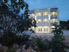 Отель Apartments Villa Hadria  Макарска 